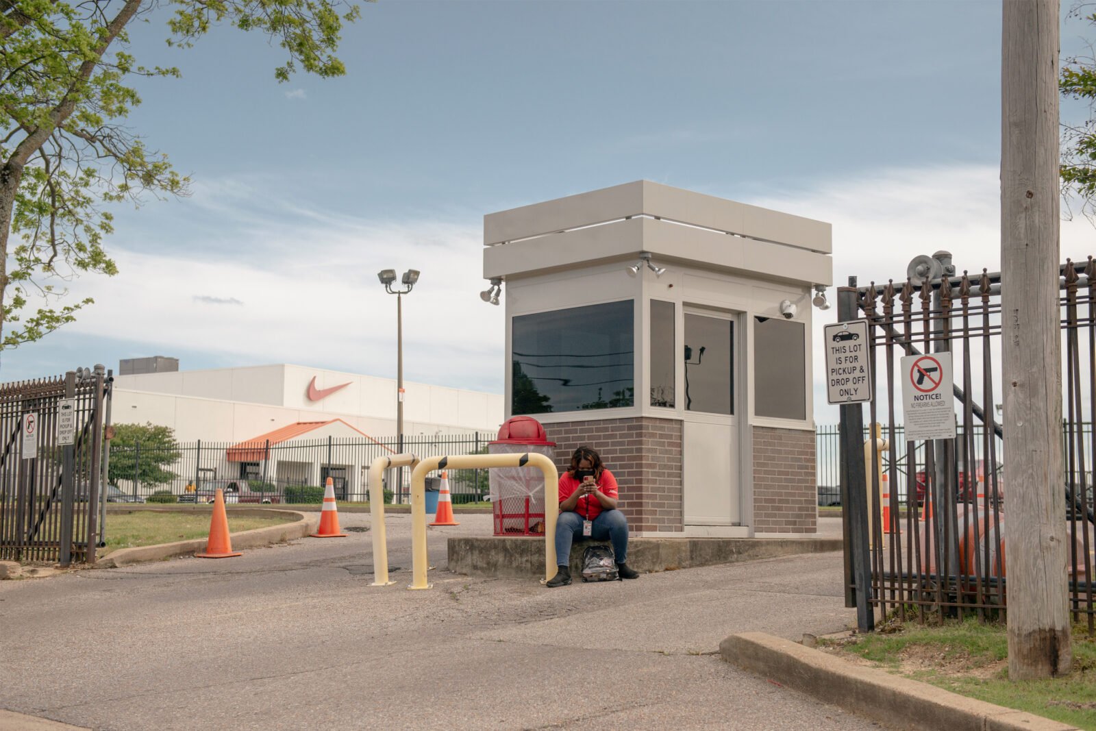 volwassene hobby Aanpassing Nike Turned Away a Public Health Official From Its Warehouse Days After a  Worker With COVID-19 Died | Workday Magazine