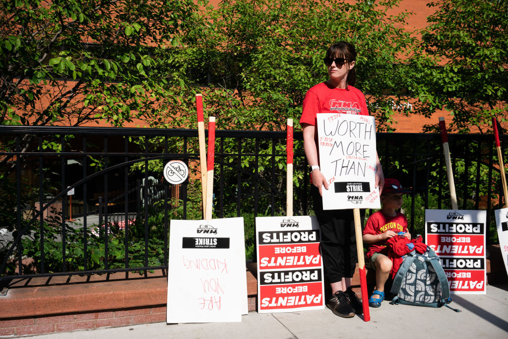 15,000 Minnesota nurses to on strike, citing staffing and patient care  problems