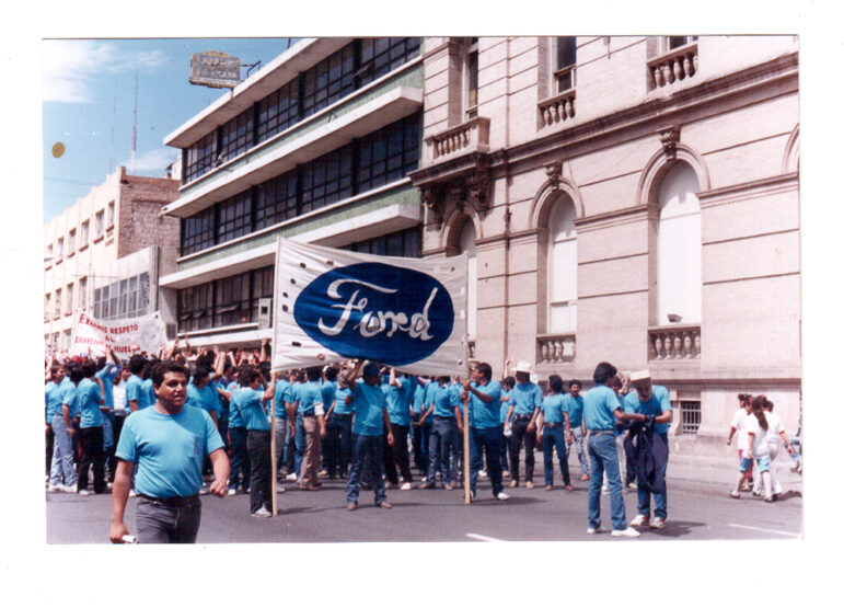 Ford Cuautitlán workers protest the attack on the plant after the Cleto Nigmo memorial service January 11, 1990.