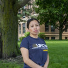 Dina Velasquez Escalante, empacadora de carne y delegada sindical, posa para un retrato en St. James, Minnesota, representa a su sindicato, UFCW Local 663.